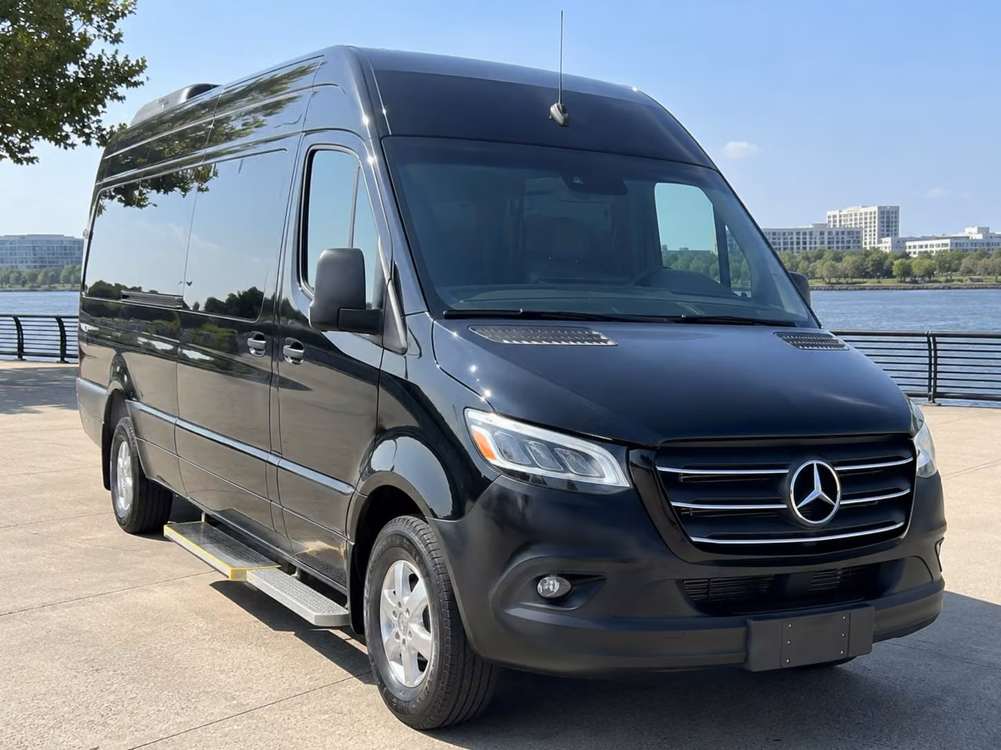 st louis sprinter van rental with driver
