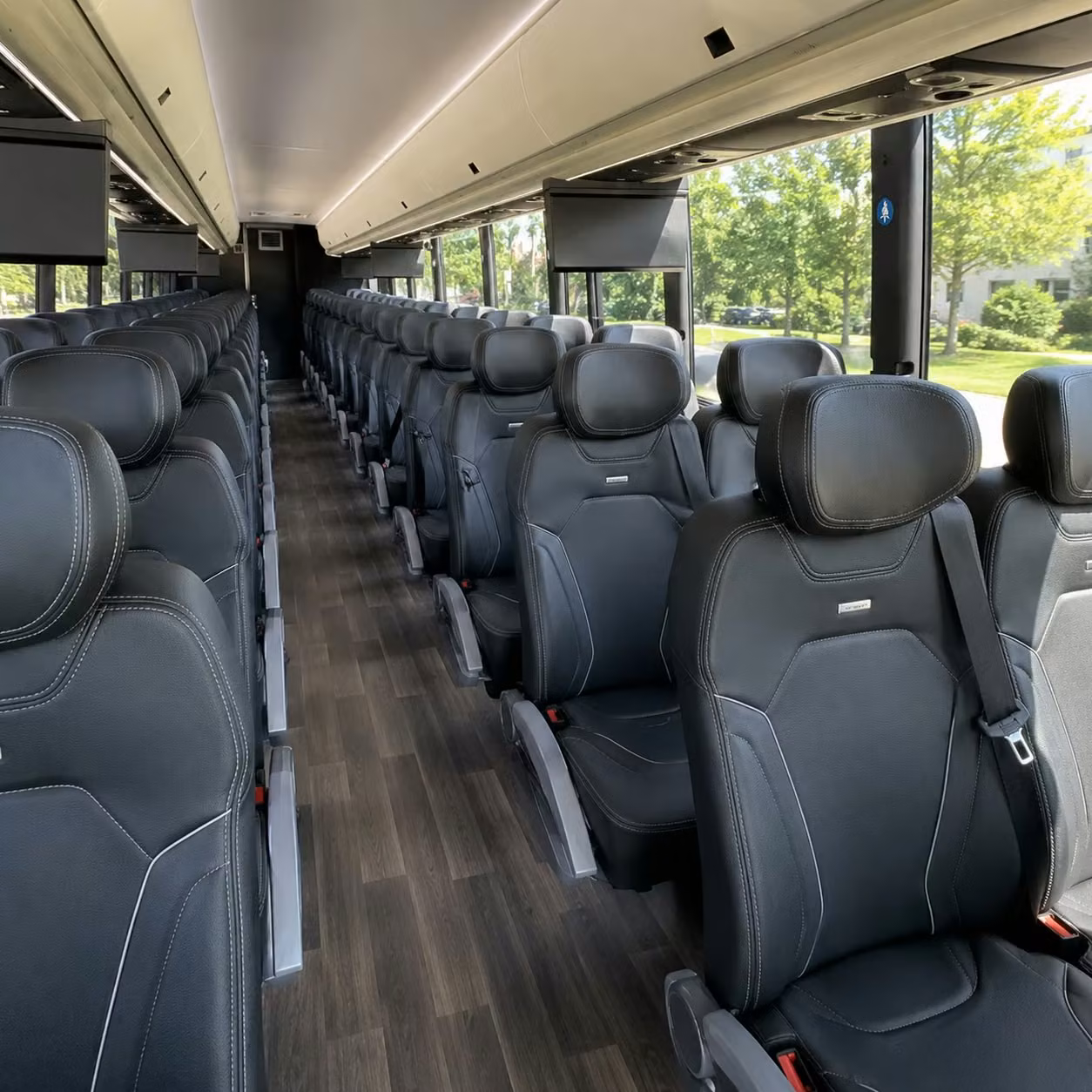 the right charter bus for st louis vineyard and winery weddings